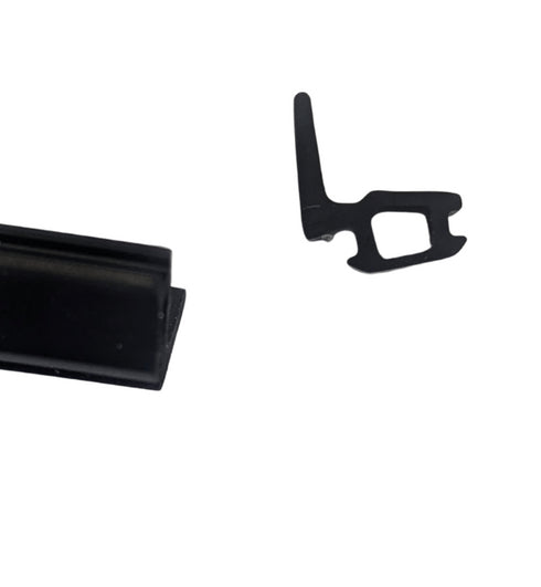 Close-up detail shot of the gasket's cross-sectional profile and texture, showing the precise dimensions and sealing surface design for architectural glazing applications